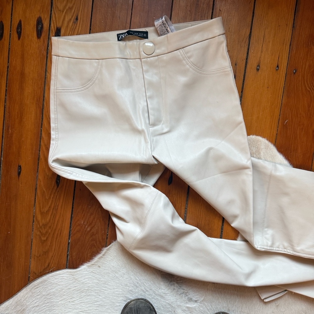 Zara Women's Skinny Pants in Light Beige